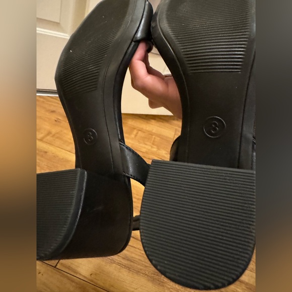 Sonora a new day black heels. - Picture 5 of 5